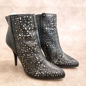 Cushion Walk by Avon Womens Size 9 Black Pointed Toe Heeled Ankle Boot Boot